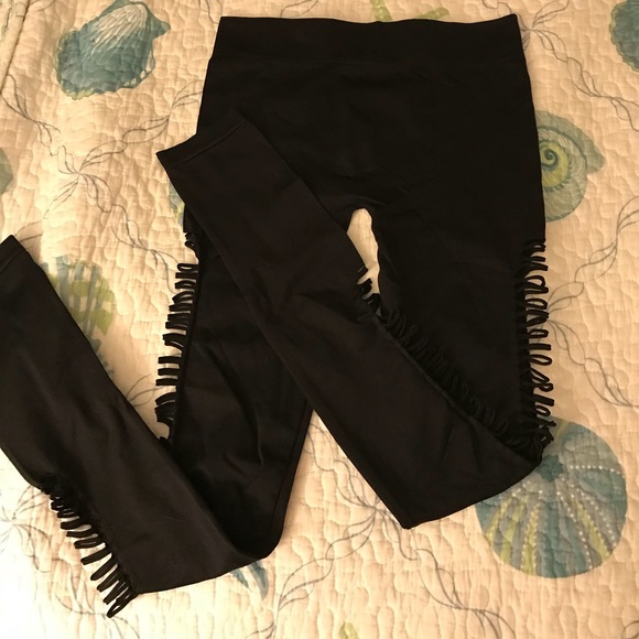 prince of thieves Pants - Prince of thieves black side ripped leggings